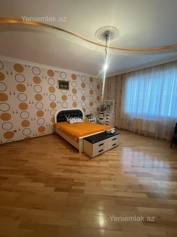 Satılır 5 otaqlı həyət evi 180 m²