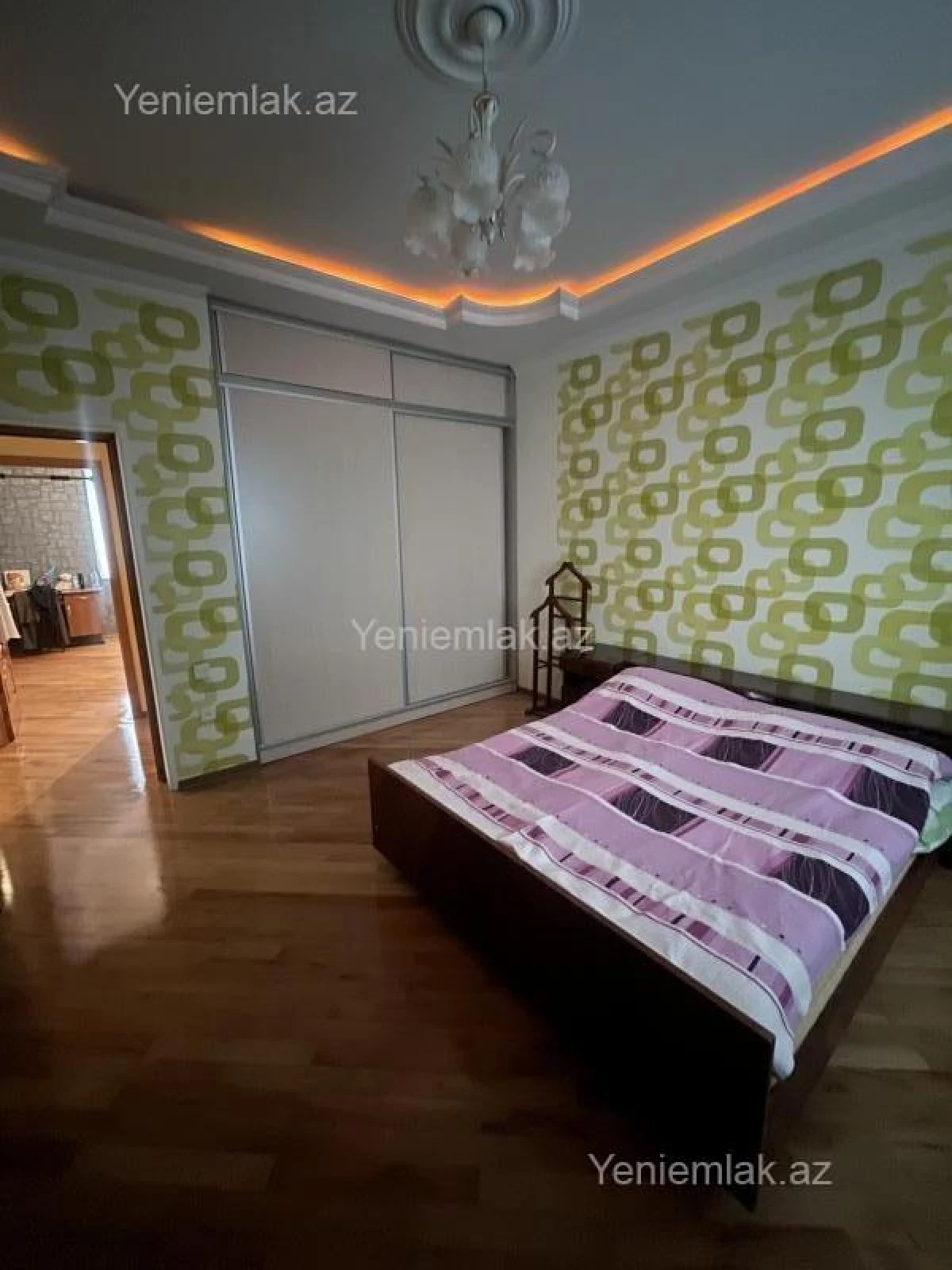 Satılır 5 otaqlı həyət evi 180 m²
