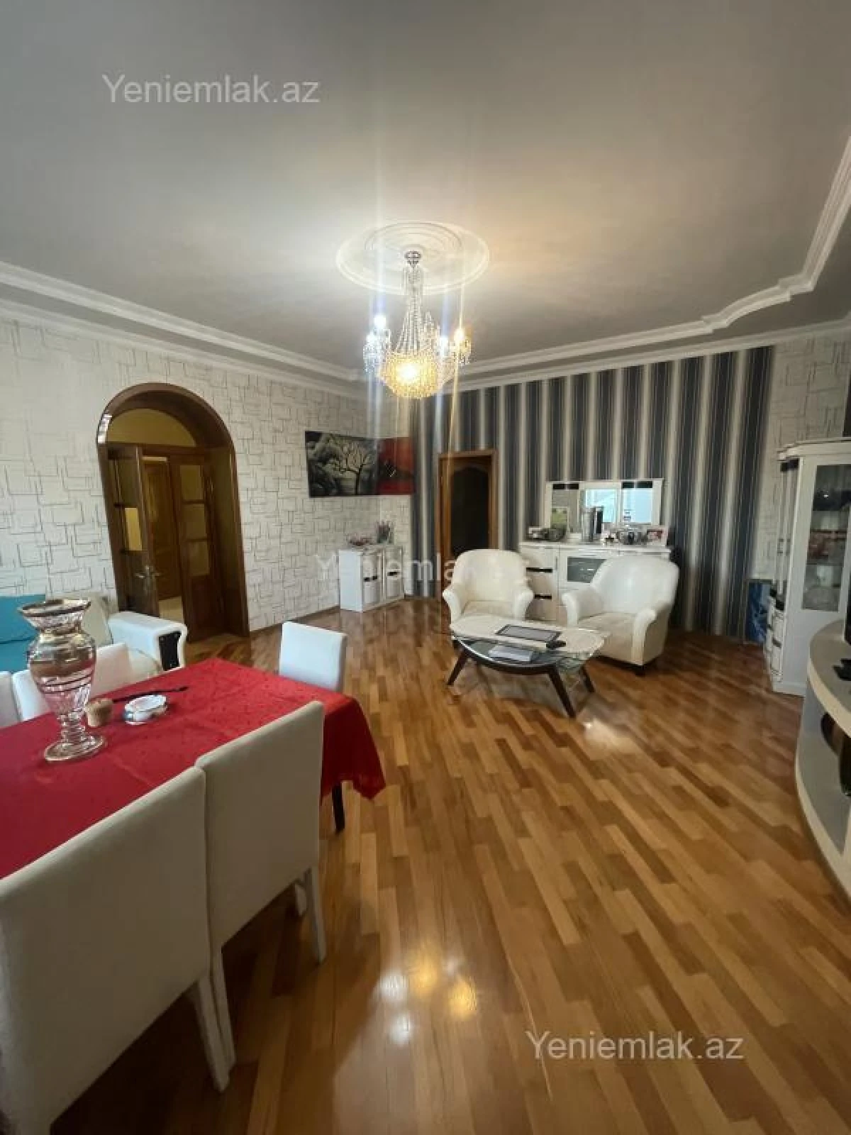 Satılır 5 otaqlı həyət evi 180 m²