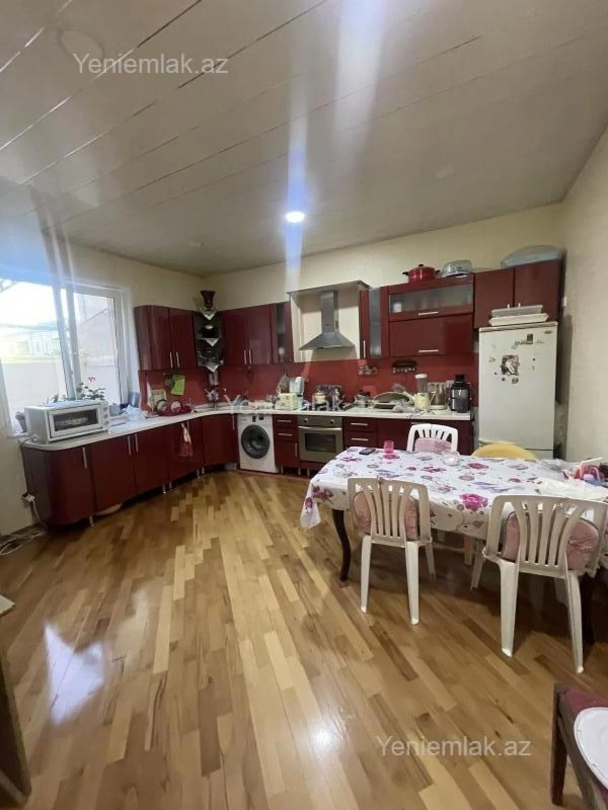 Satılır 5 otaqlı həyət evi 180 m²