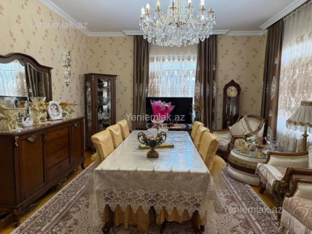 Satılır 7 otaqlı həyət evi 200 m²