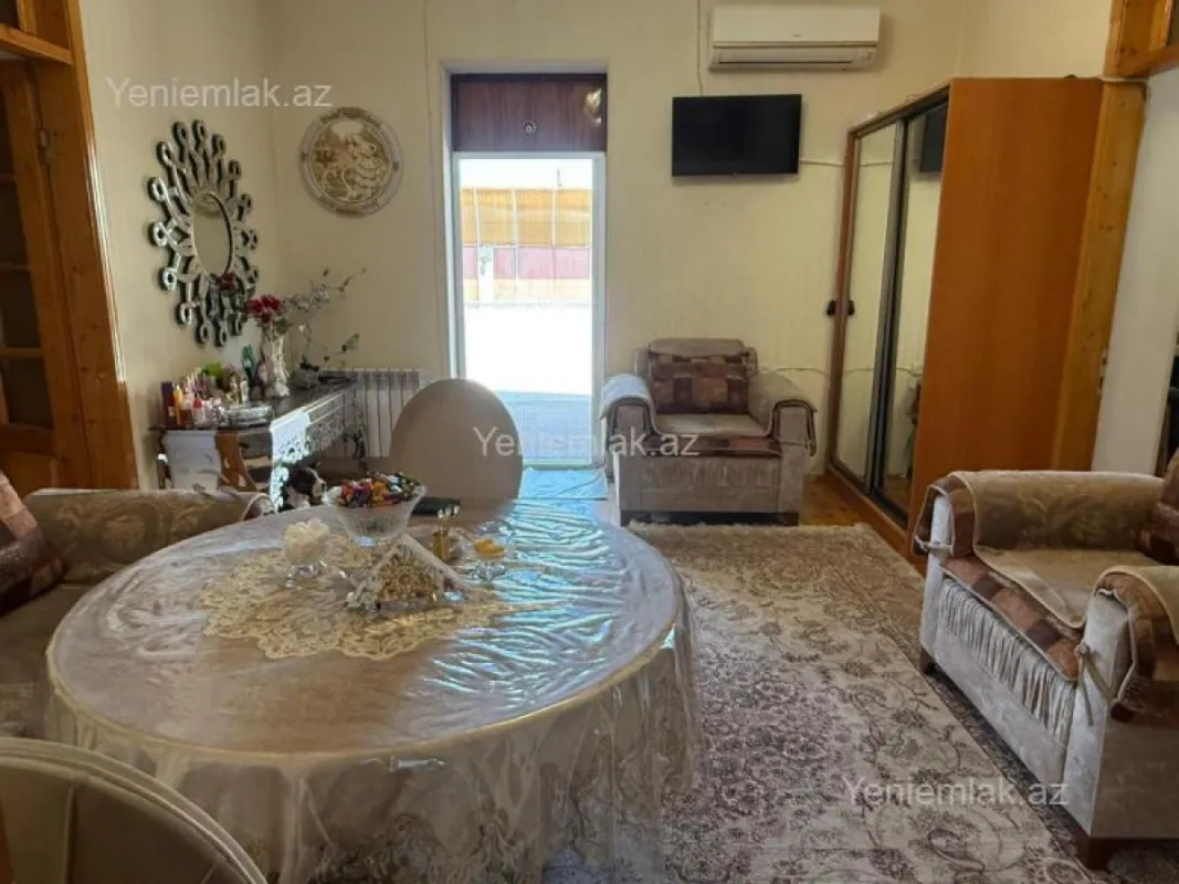 Satılır 7 otaqlı həyət evi 200 m²