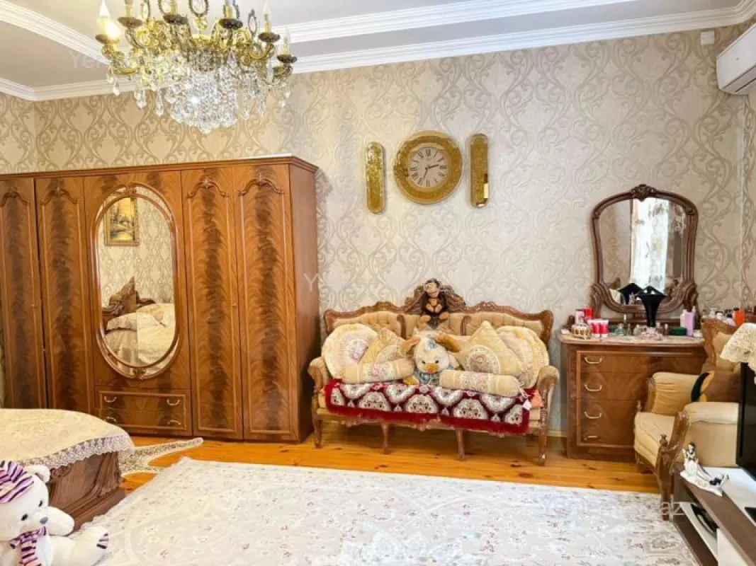 Satılır 7 otaqlı həyət evi 200 m²