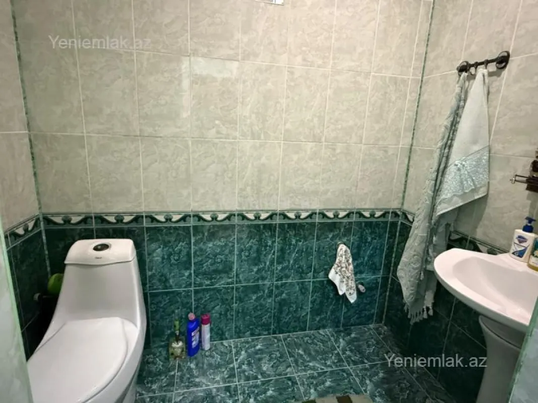 Satılır 7 otaqlı həyət evi 200 m²