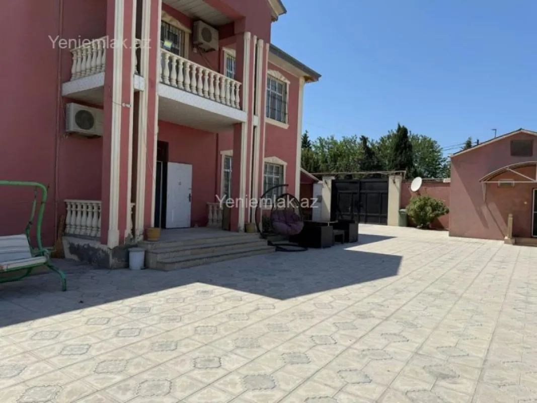 Satılır 7 otaqlı həyət evi 200 m²