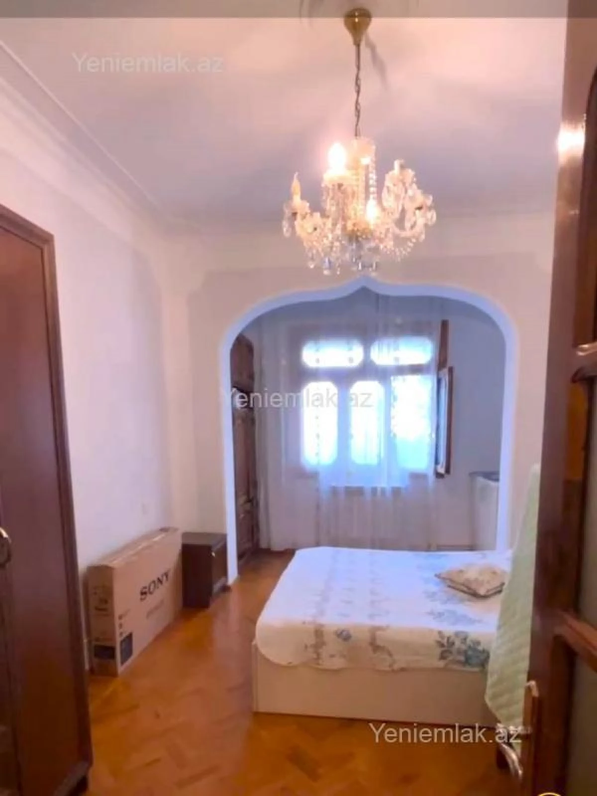 Satılır 4 otaqlı köhnə tikili 140 m²