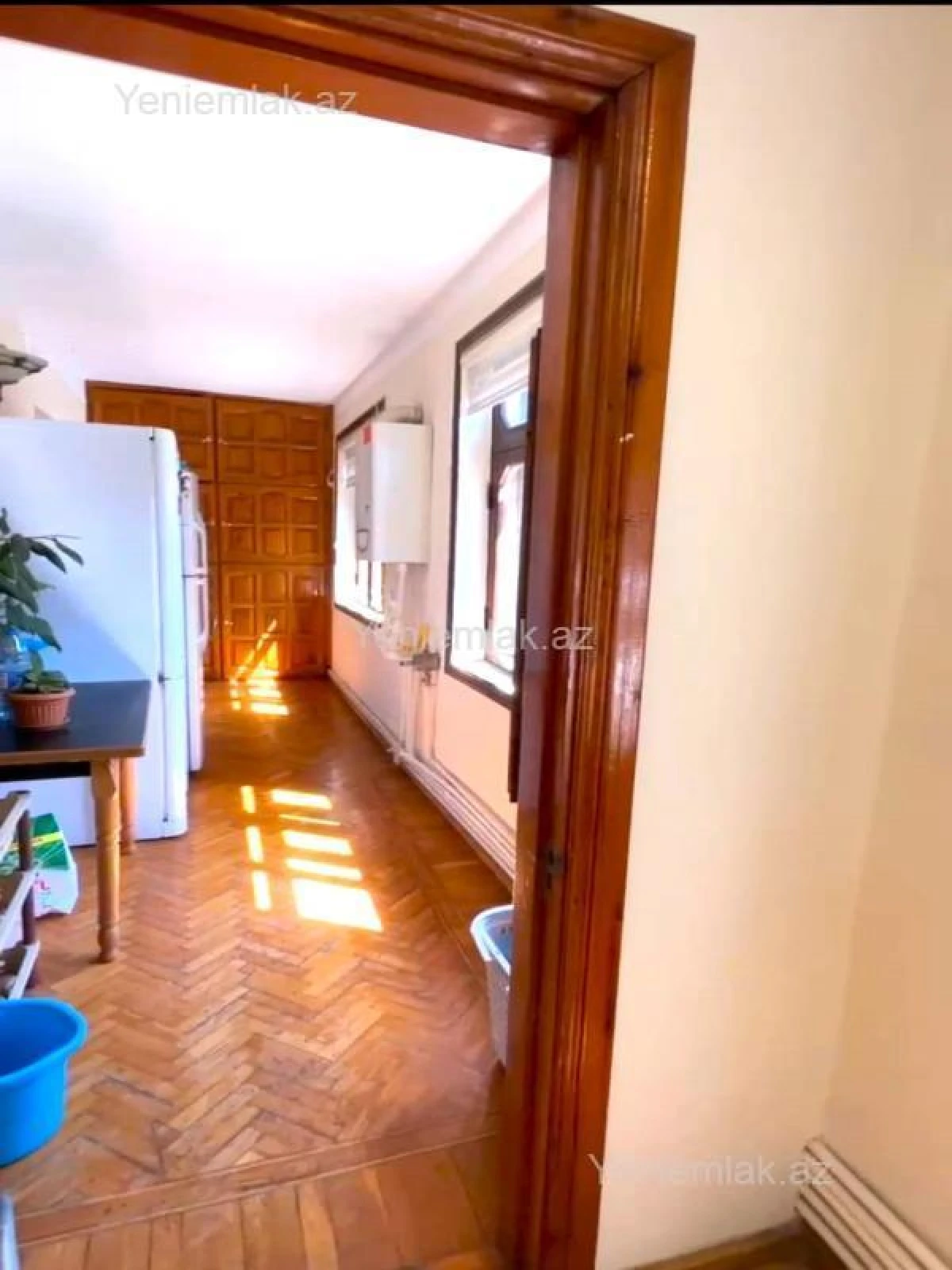 Satılır 4 otaqlı köhnə tikili 140 m²