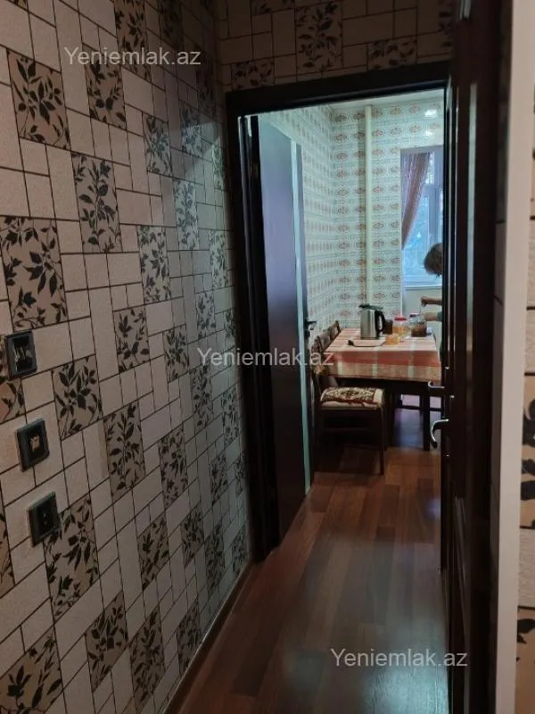 Satılır 3 otaqlı köhnə tikili 80 m²