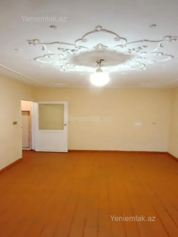 Satılır 1 otaqlı köhnə tikili 31 m²