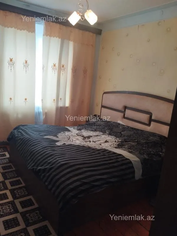 Satılır 3 otaqlı köhnə tikili 70 m²