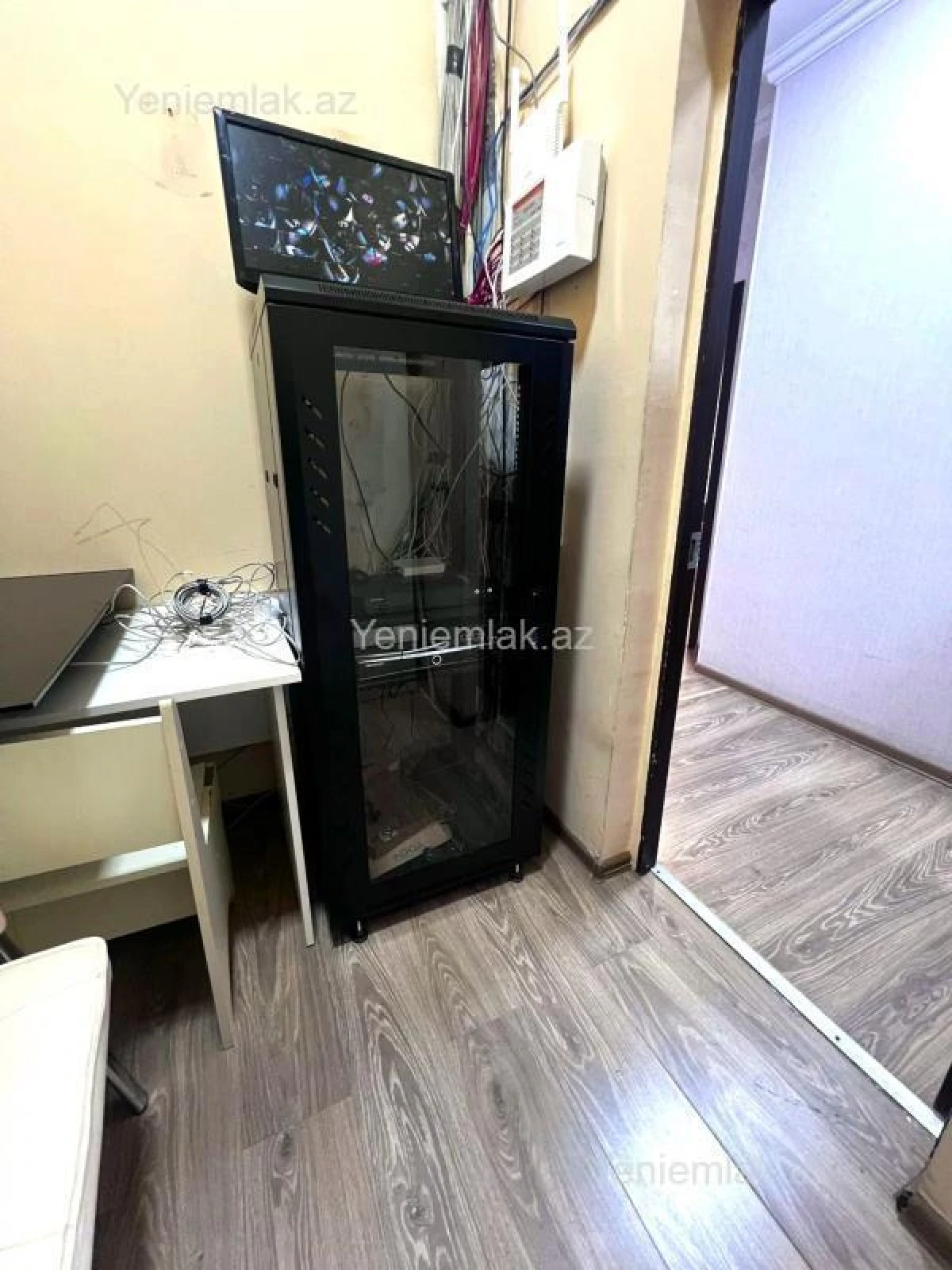 Satılır 12 otaqlı obyekt 1100 m²
