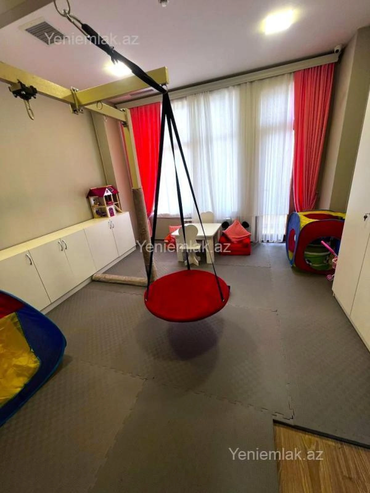 Satılır 12 otaqlı obyekt 1100 m²