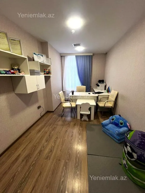 Satılır 12 otaqlı obyekt 1100 m²