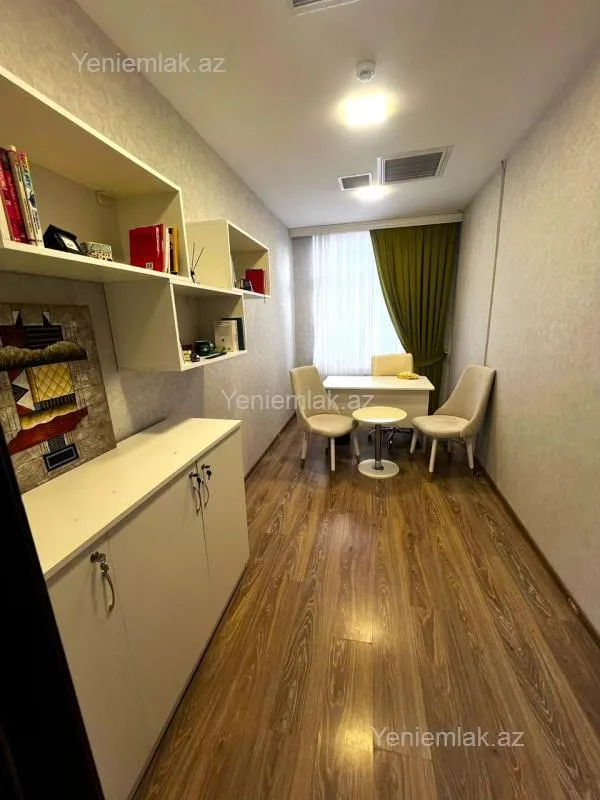Satılır 12 otaqlı obyekt 1100 m²
