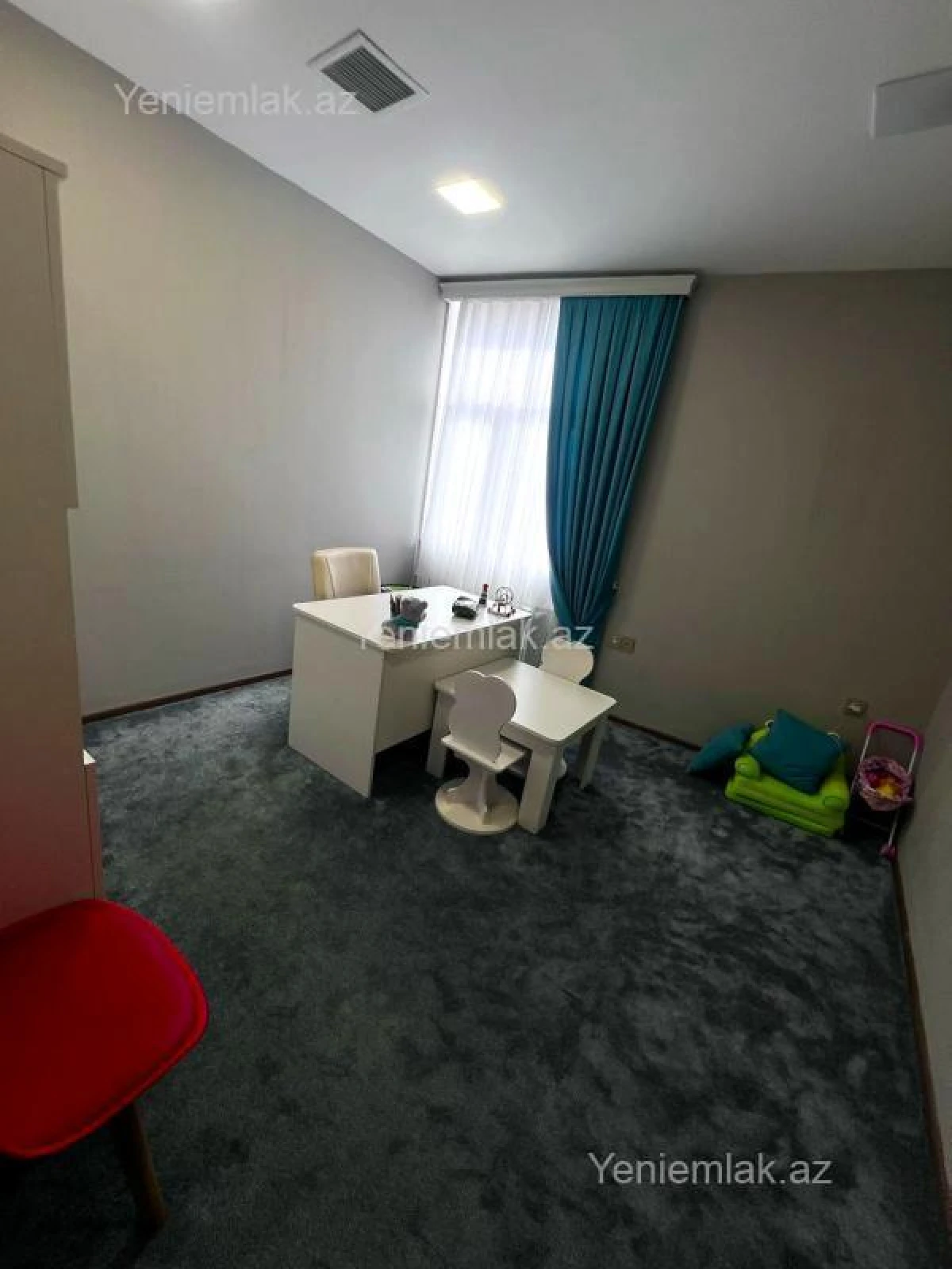 Satılır 12 otaqlı obyekt 1100 m²
