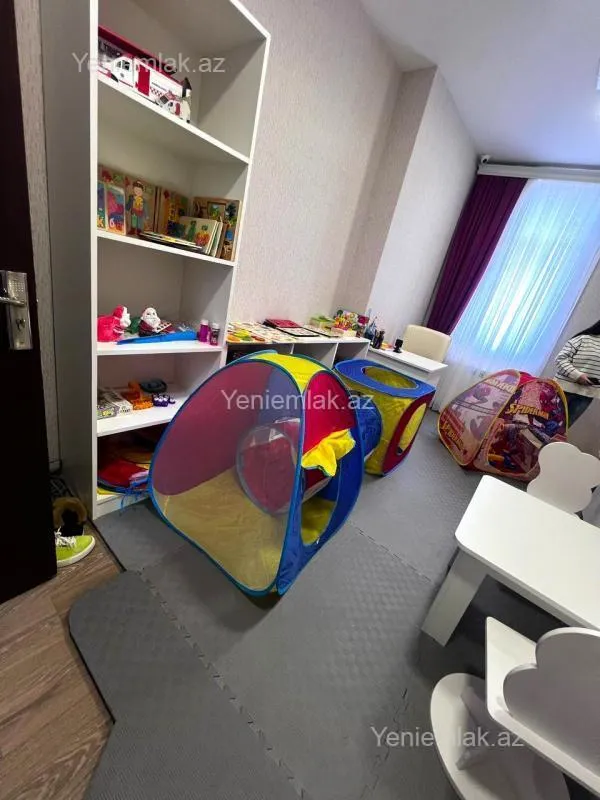 Satılır 12 otaqlı obyekt 1100 m²