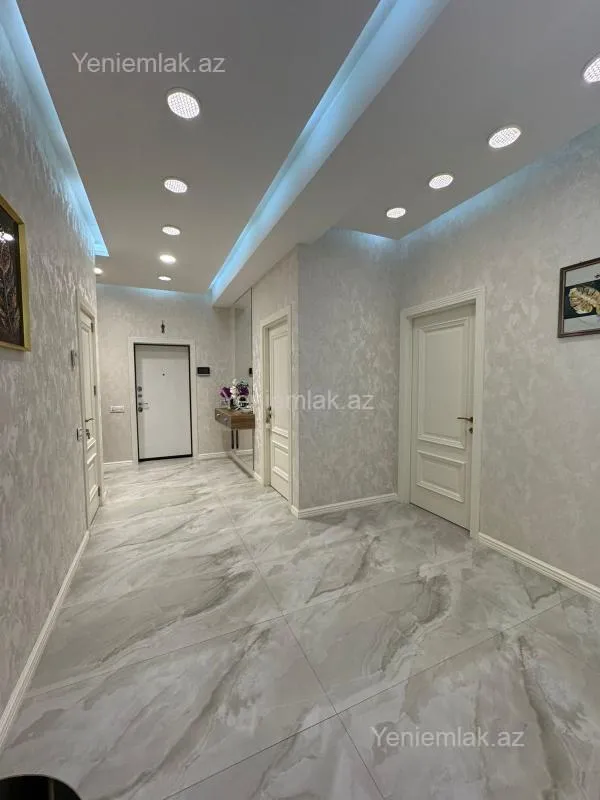 Satılır 3 otaqlı yeni tikili 145 m²