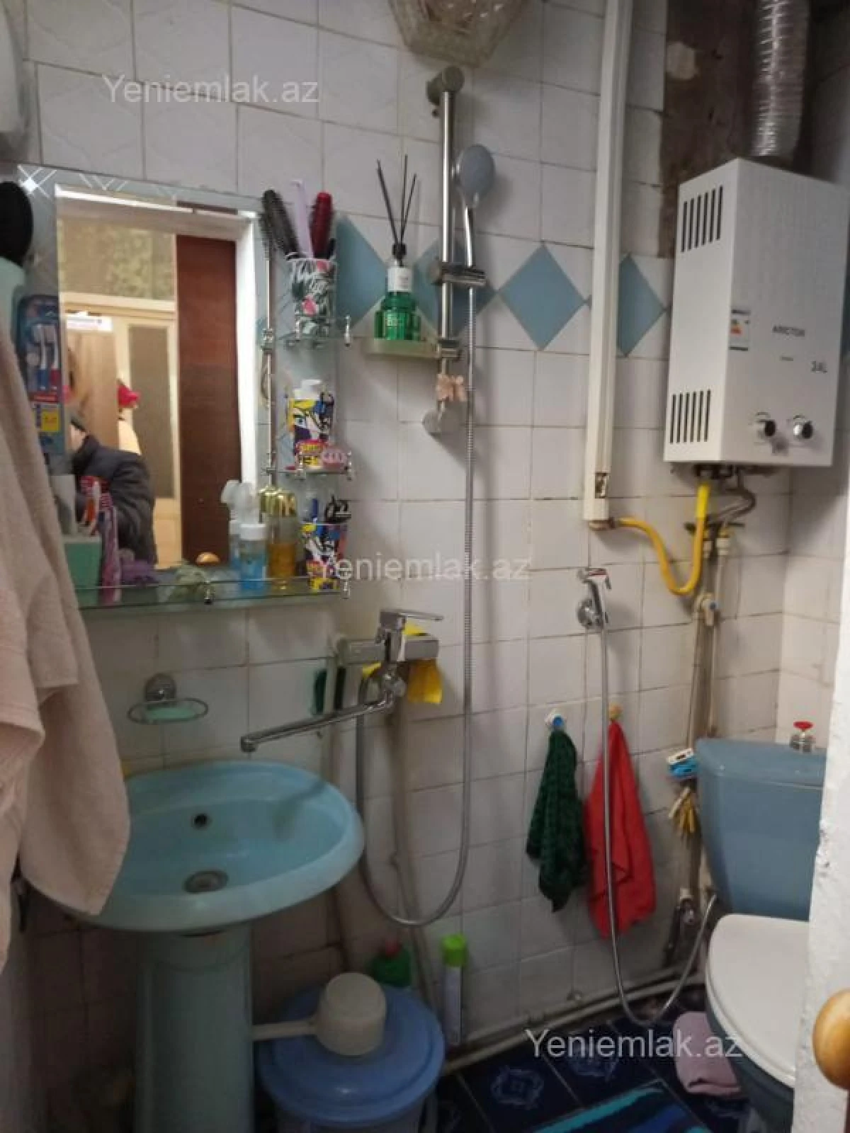Satılır 4 otaqlı köhnə tikili 95 m²