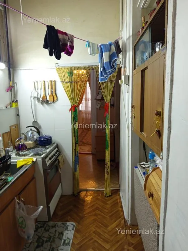 Satılır 4 otaqlı köhnə tikili 95 m²