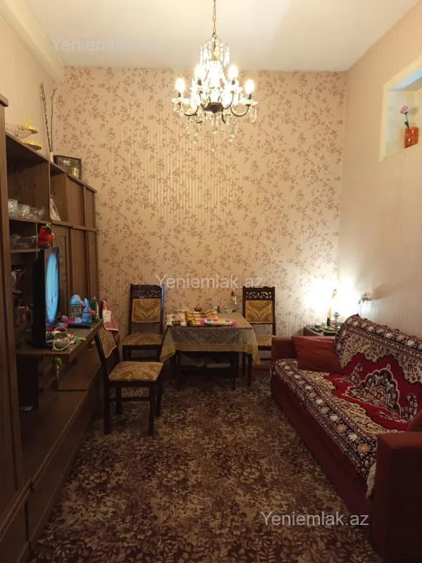 Satılır 4 otaqlı köhnə tikili 95 m²