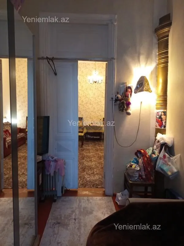 Satılır 4 otaqlı köhnə tikili 95 m²