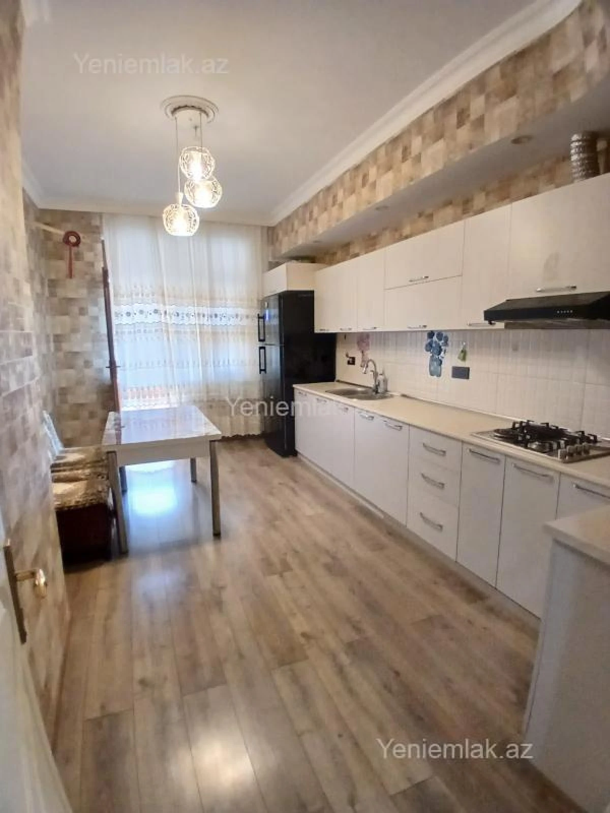 Satılır 3 otaqlı yeni tikili 135 m²