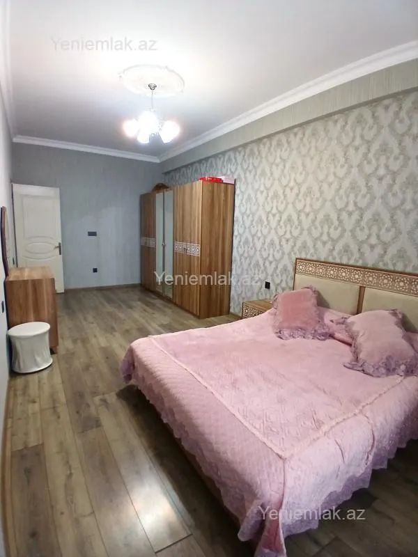 Satılır 3 otaqlı yeni tikili 135 m²