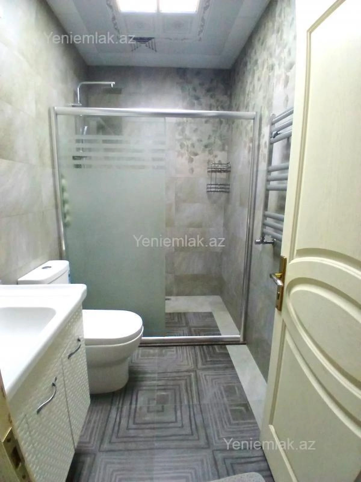 Satılır 3 otaqlı yeni tikili 135 m²