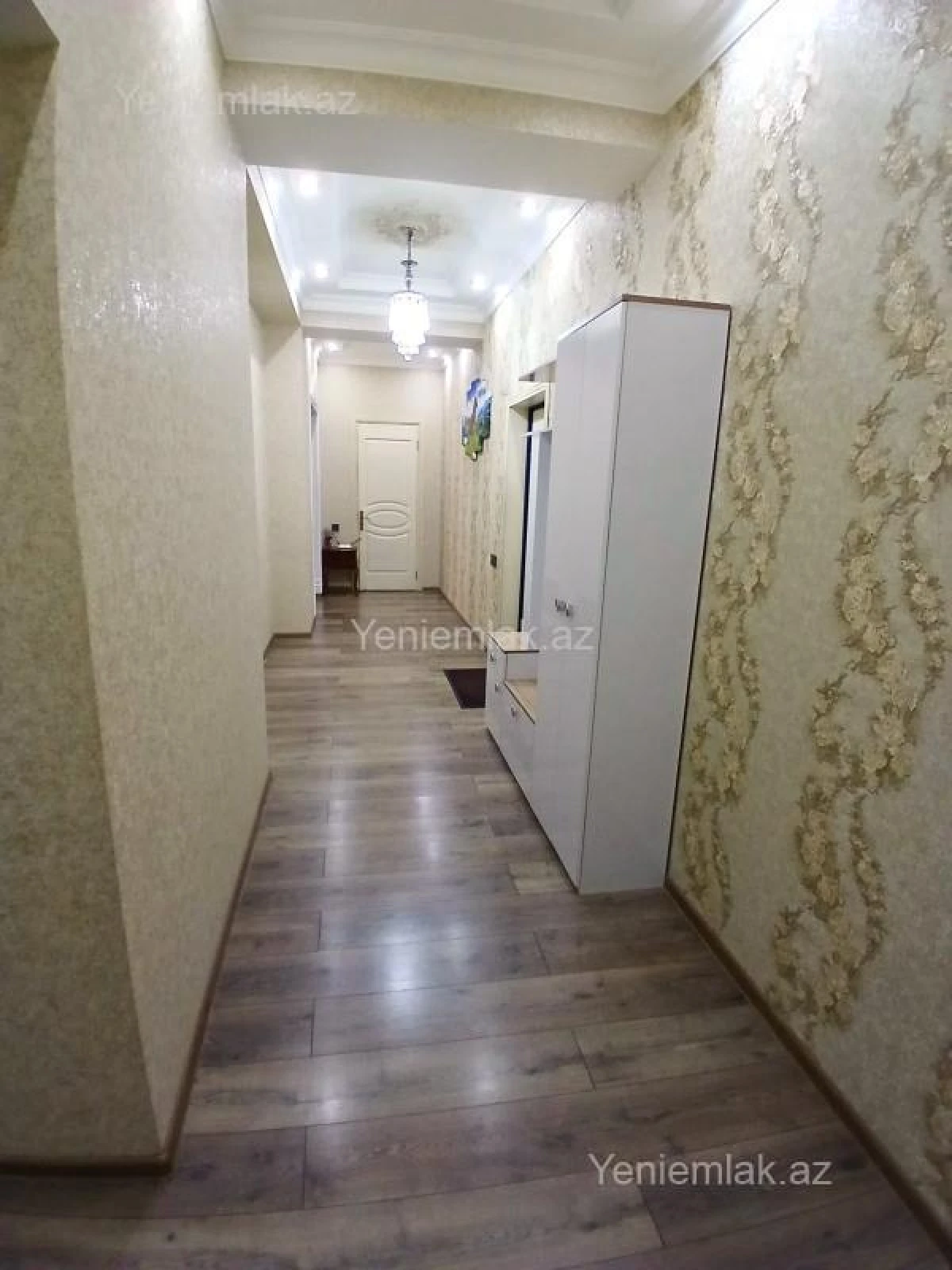 Satılır 3 otaqlı yeni tikili 135 m²