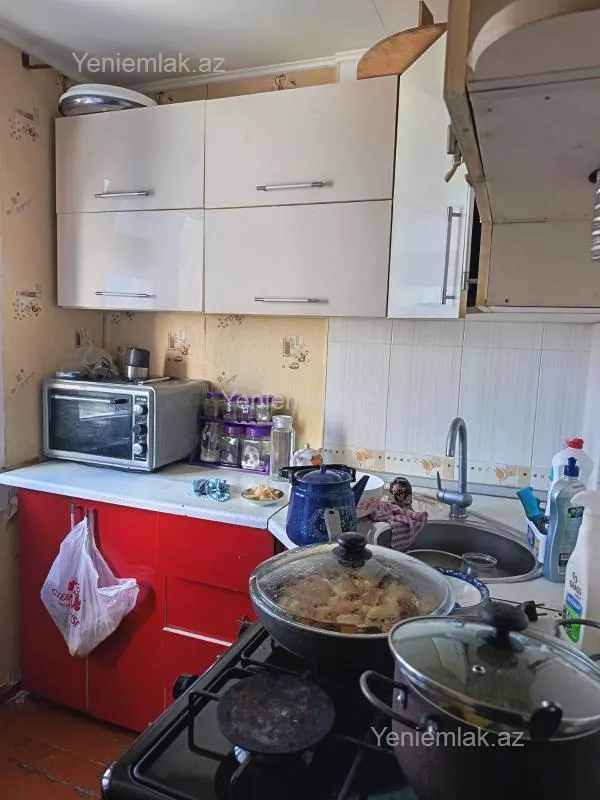 Satılır 2 otaqlı köhnə tikili 48 m²