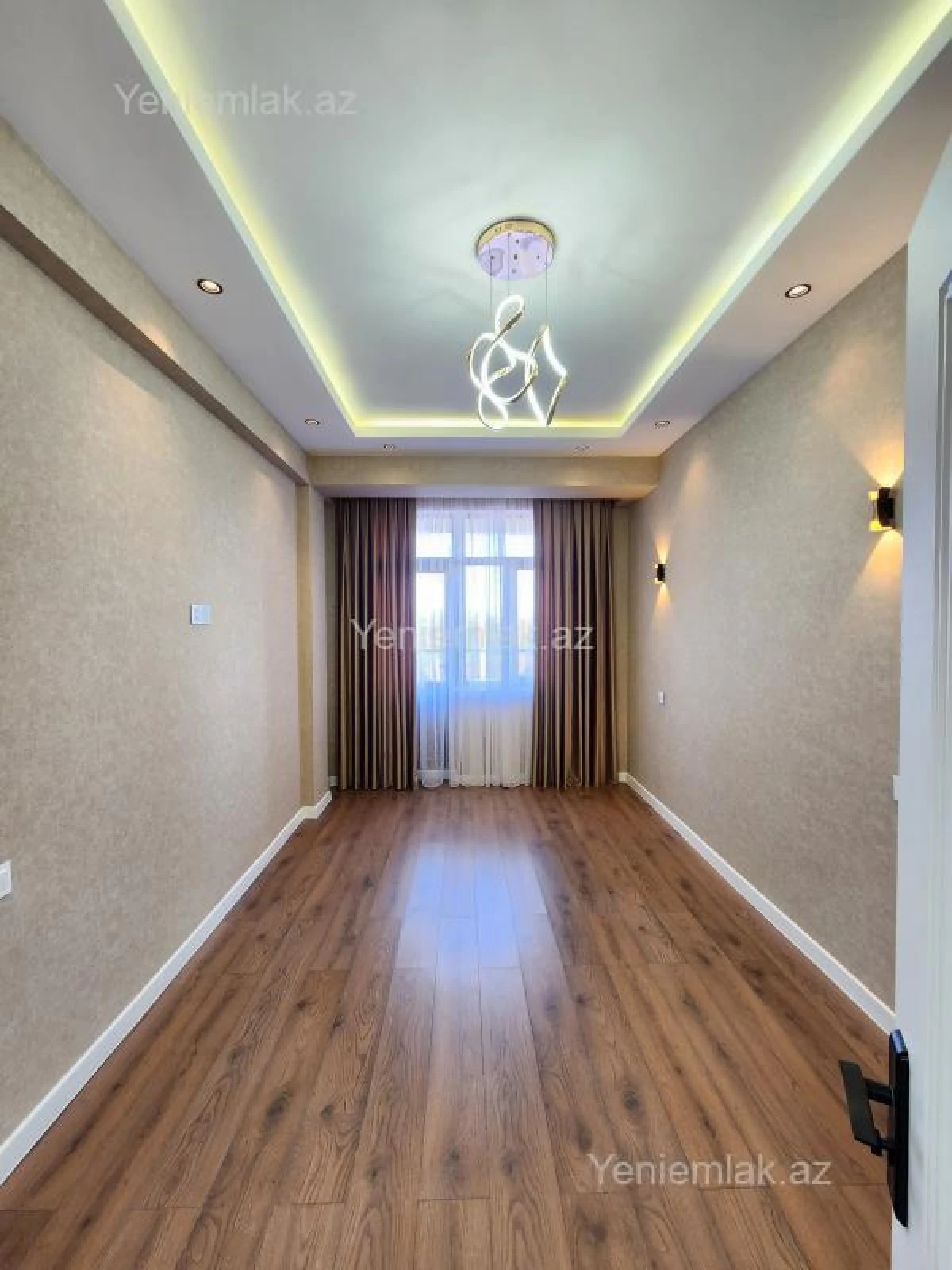 Satılır 3 otaqlı yeni tikili 130 m²