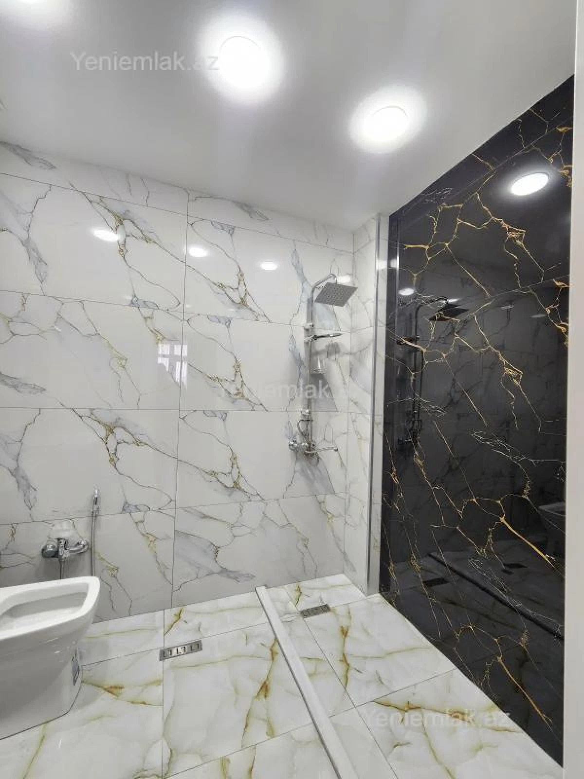 Satılır 3 otaqlı yeni tikili 130 m²