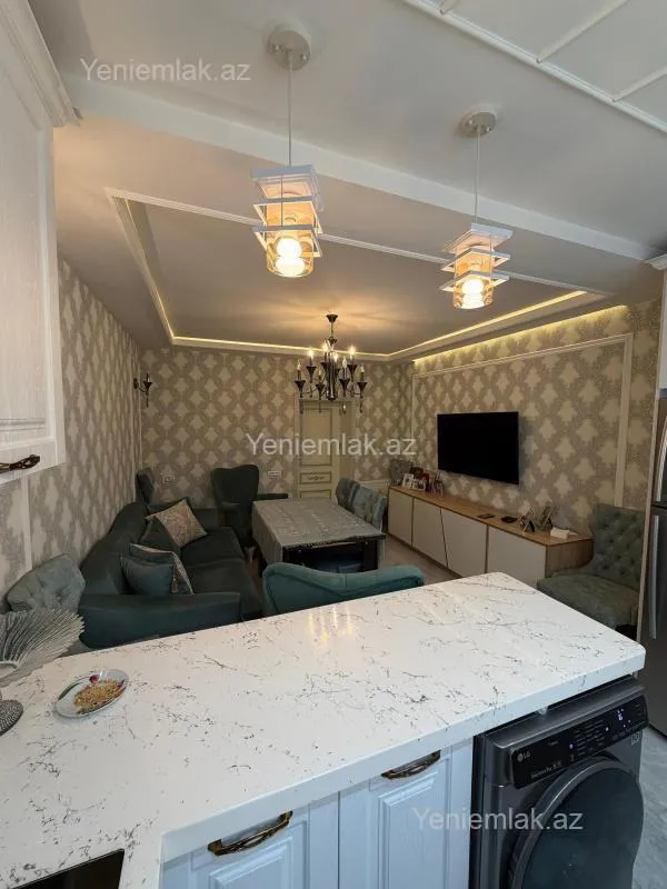 Satılır 2 otaqlı köhnə tikili 93 m²