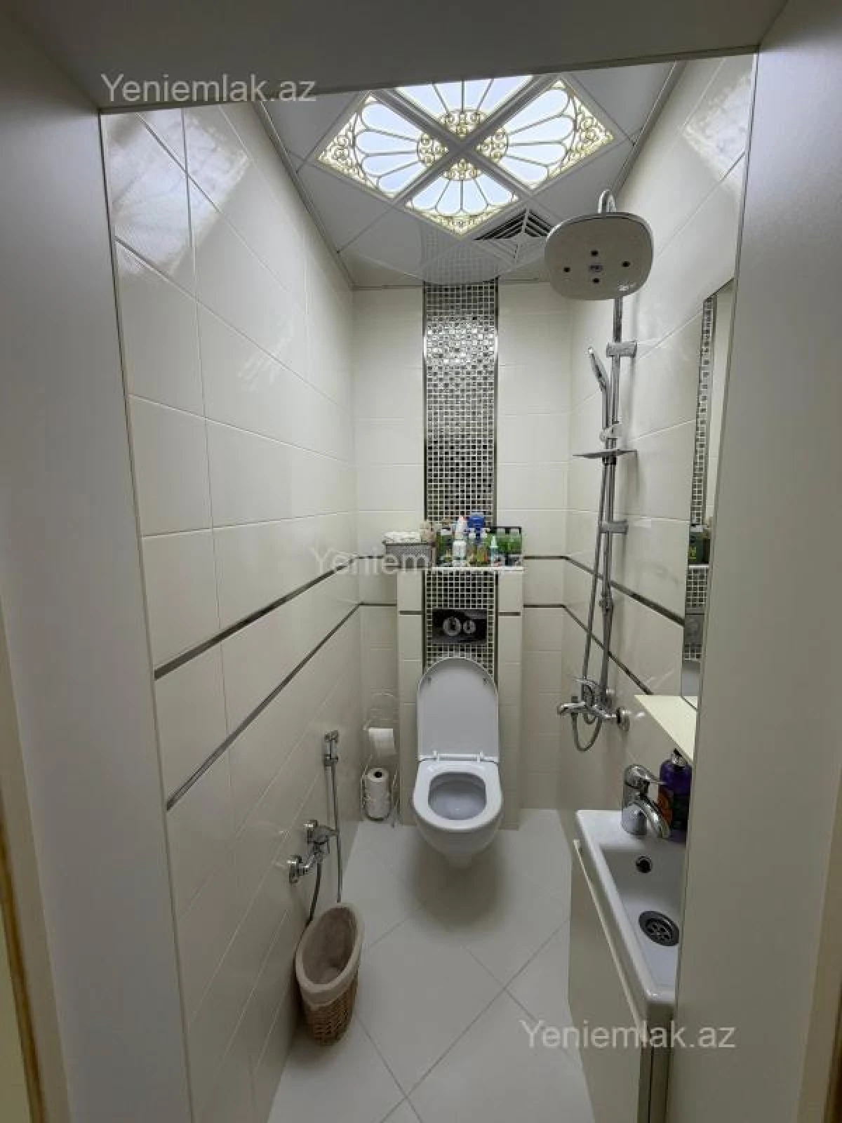 Satılır 2 otaqlı köhnə tikili 93 m²