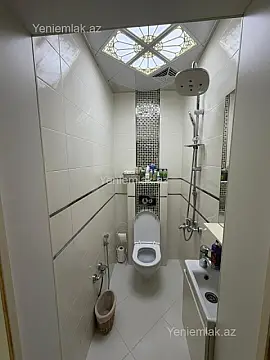 Satılır 2 otaqlı köhnə tikili 93 m²