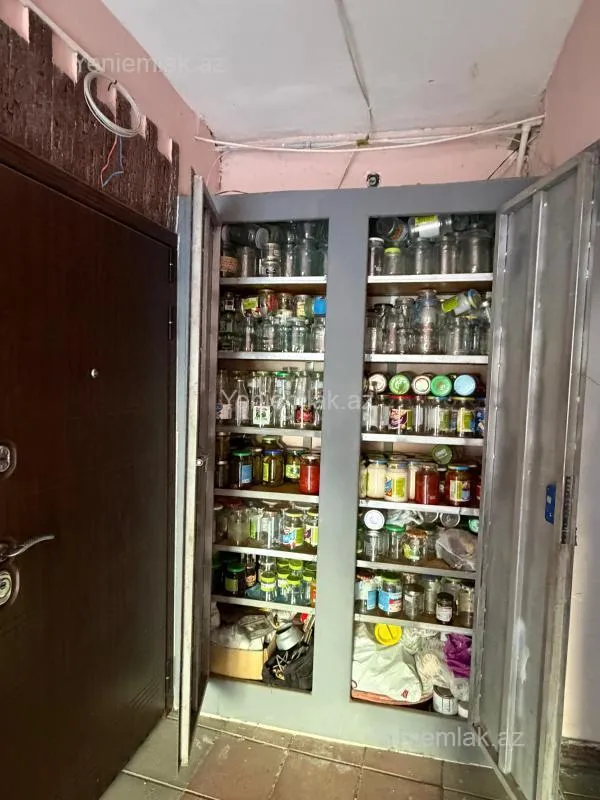 Satılır 2 otaqlı köhnə tikili 93 m²