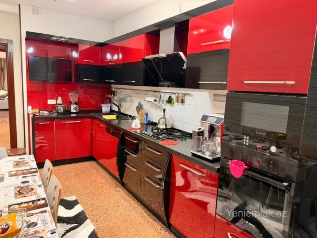 Satılır 4 otaqlı yeni tikili 170 m²