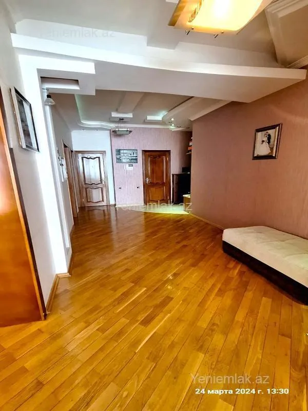 Satılır 3 otaqlı yeni tikili 120 m²