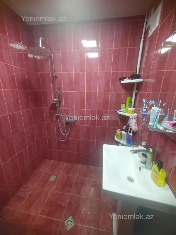 Satılır 3 otaqlı köhnə tikili 80 m²