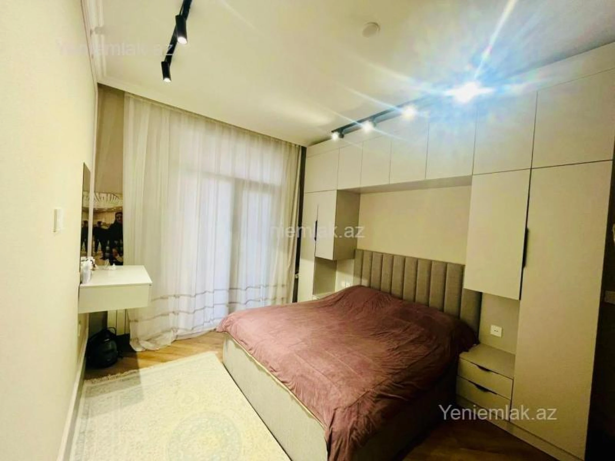 Satılır 2 otaqlı yeni tikili 82.5 m²
