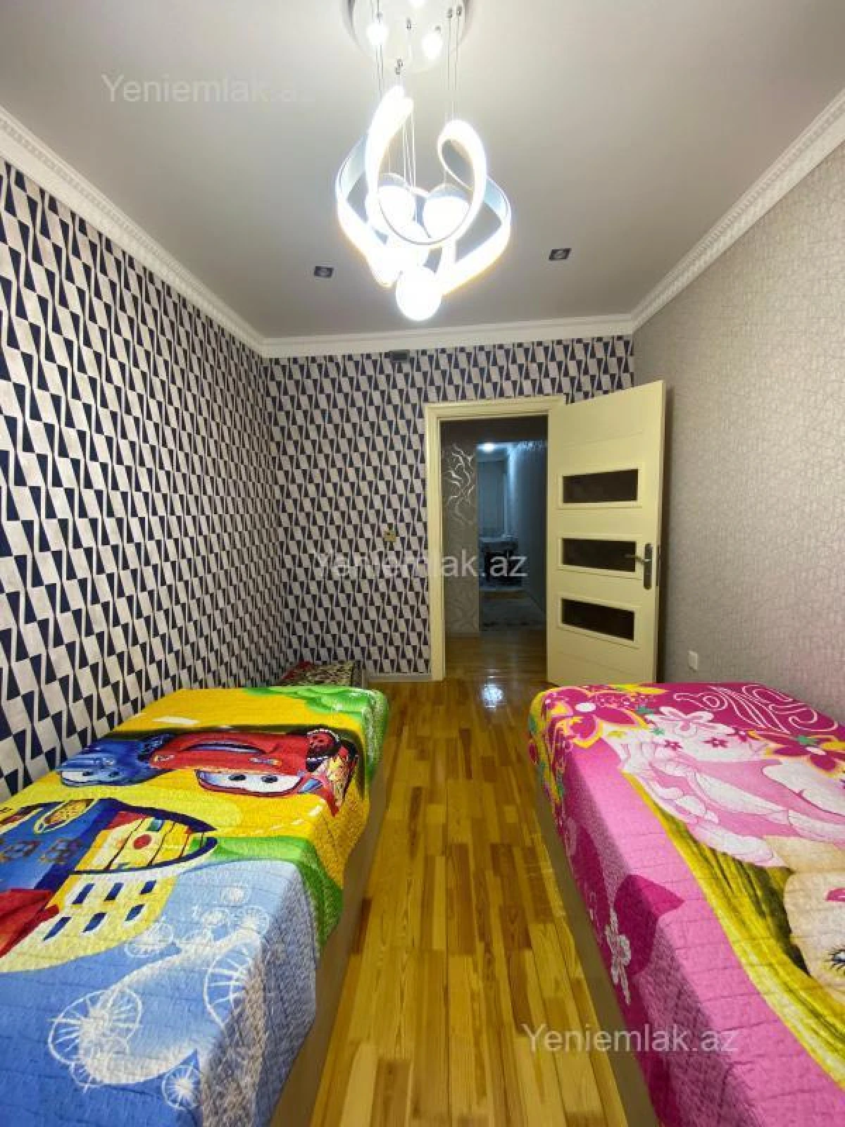 Satılır 3 otaqlı köhnə tikili 80 m²