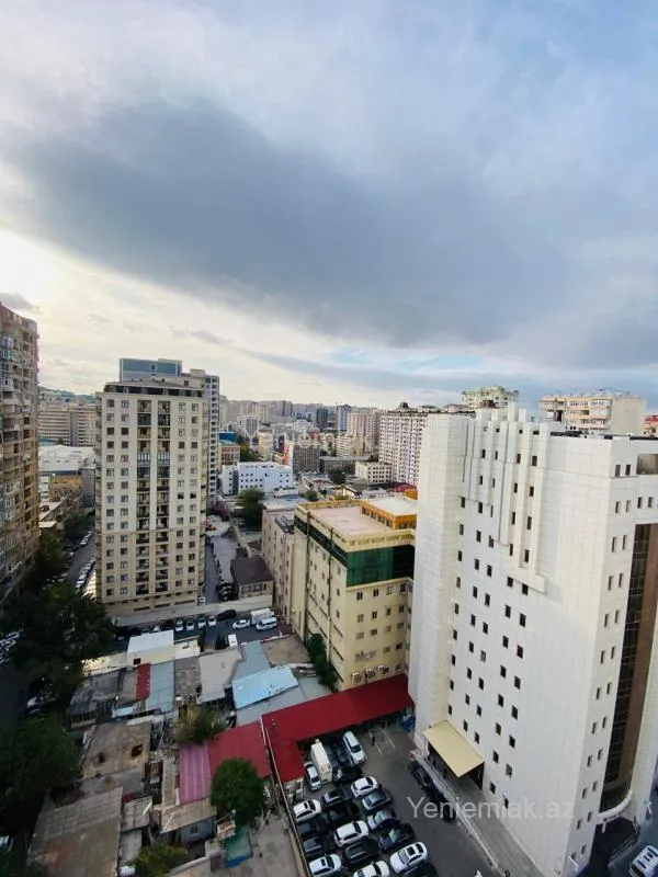 Satılır 2 otaqlı yeni tikili 76 m²