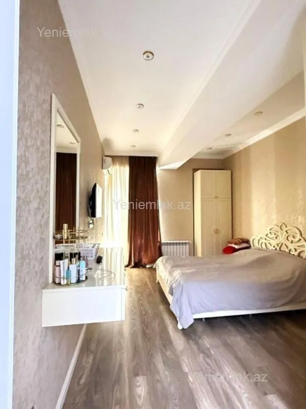Satılır 4 otaqlı yeni tikili 165 m²