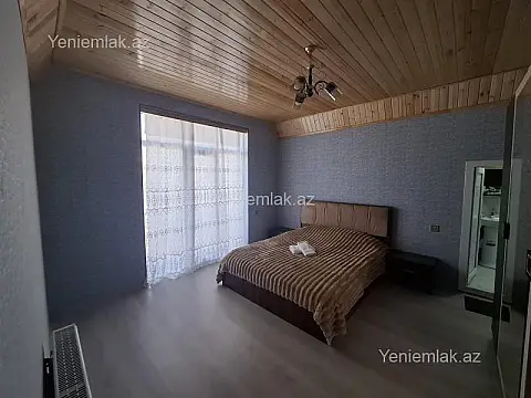 Satılır 5 otaqlı həyət evi 180 m²