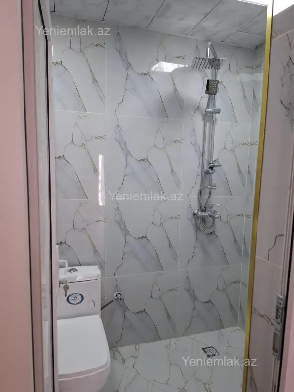 Satılır 5 otaqlı həyət evi 180 m²