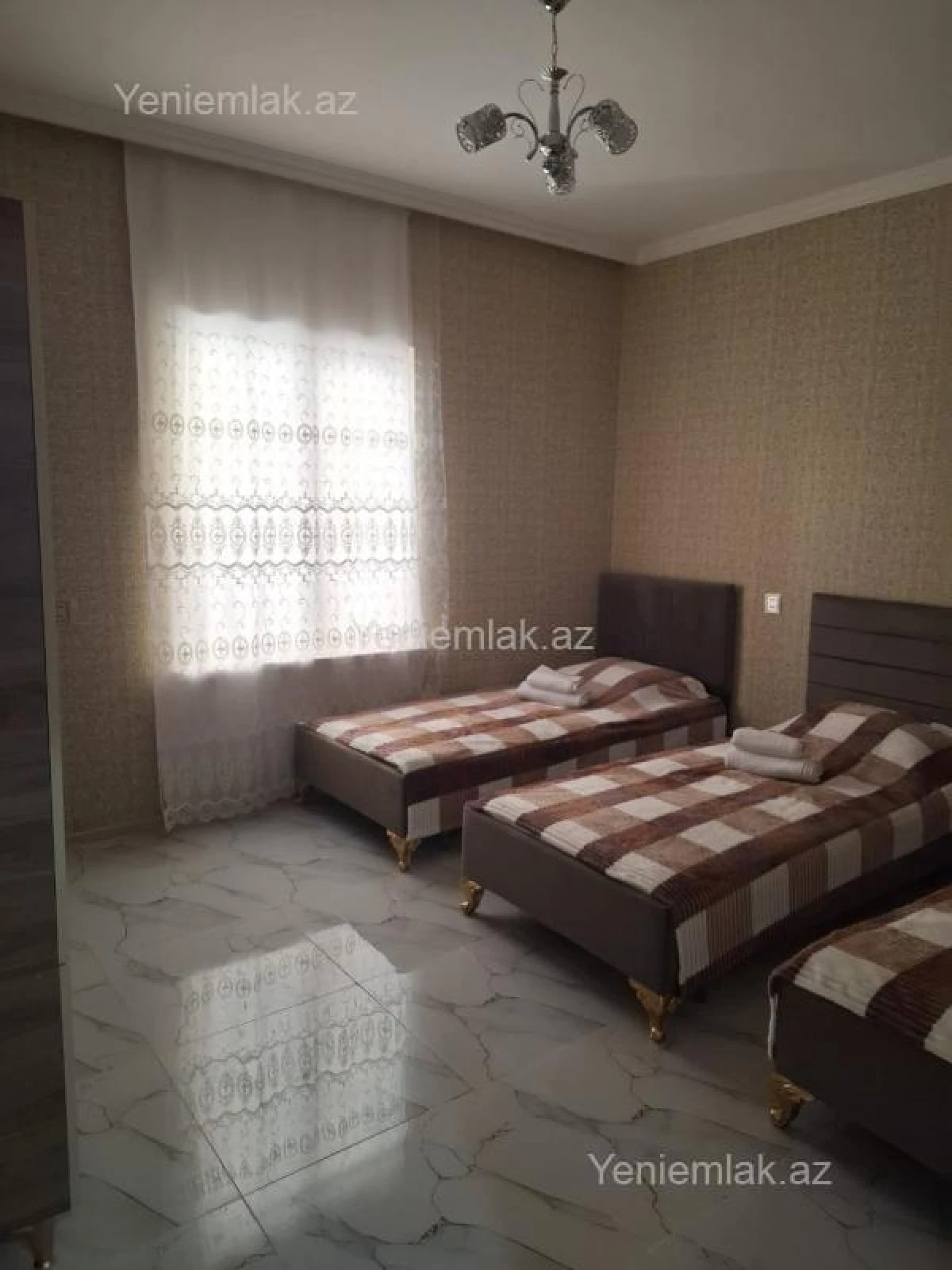 Satılır 5 otaqlı həyət evi 180 m²