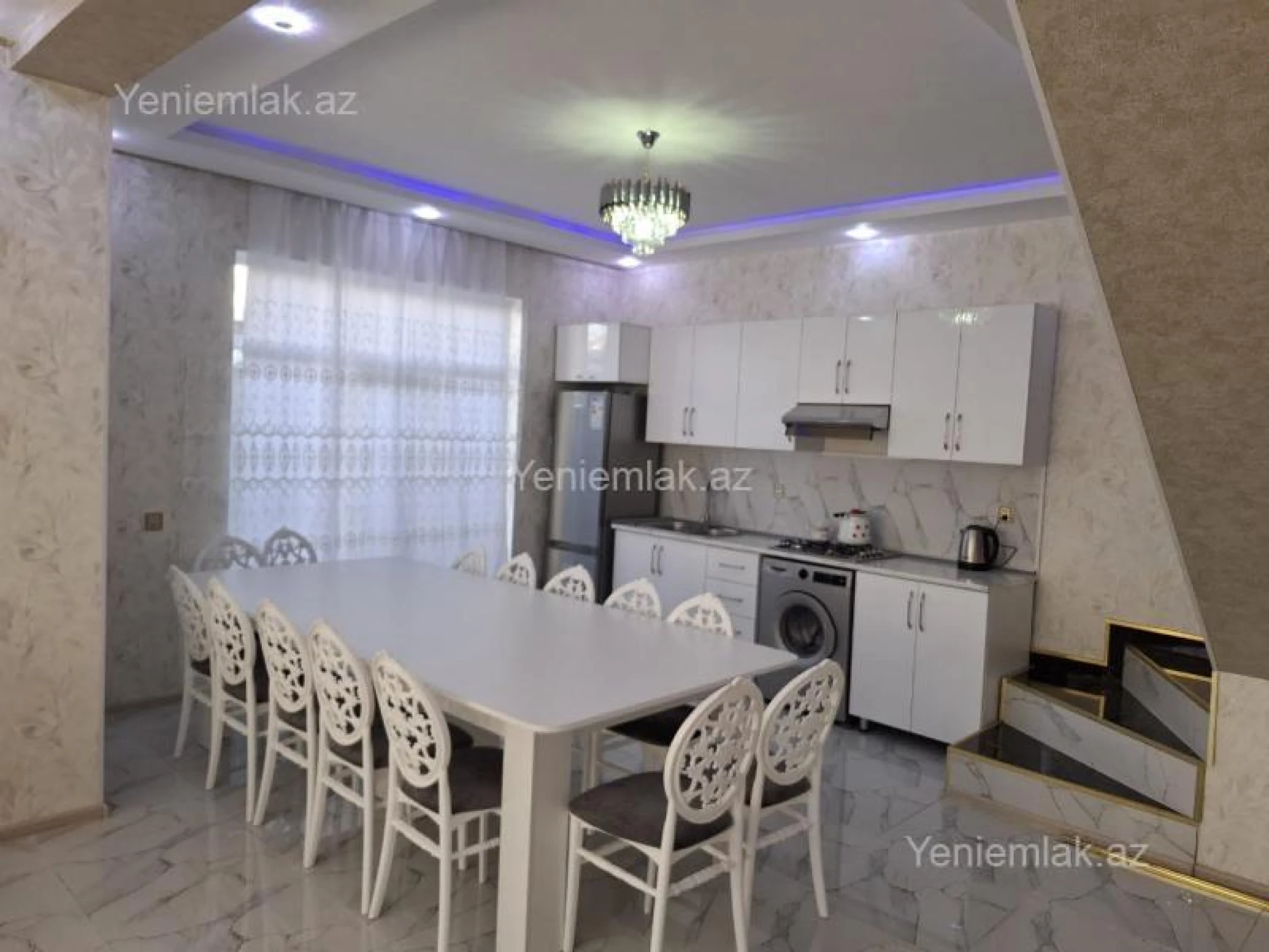 Satılır 5 otaqlı həyət evi 180 m²