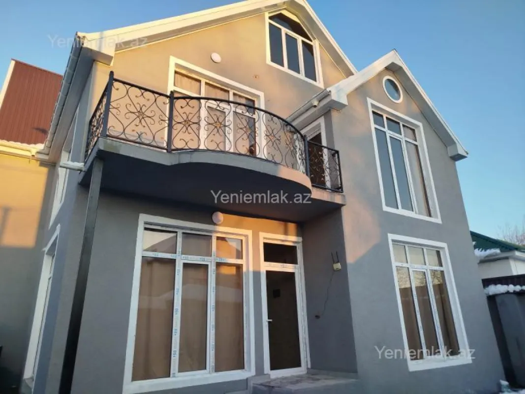 Satılır 5 otaqlı həyət evi 180 m²
