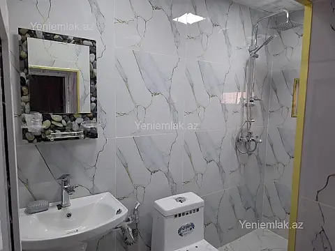 Satılır 5 otaqlı həyət evi 180 m²