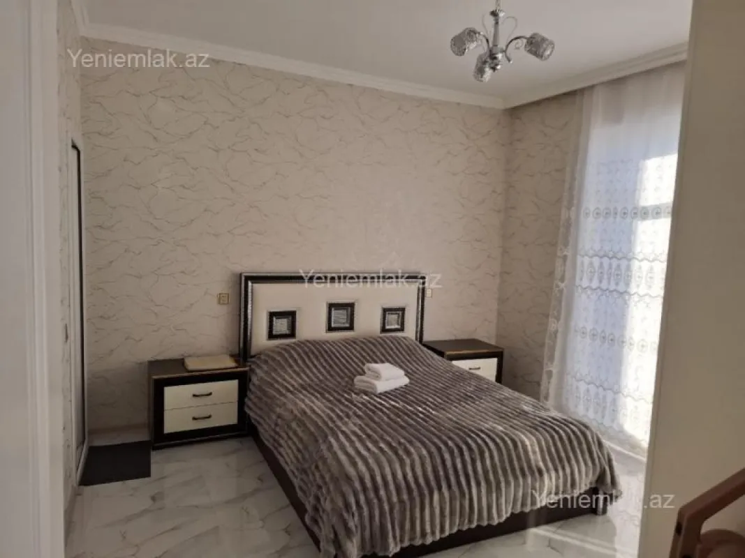 Satılır 5 otaqlı həyət evi 180 m²